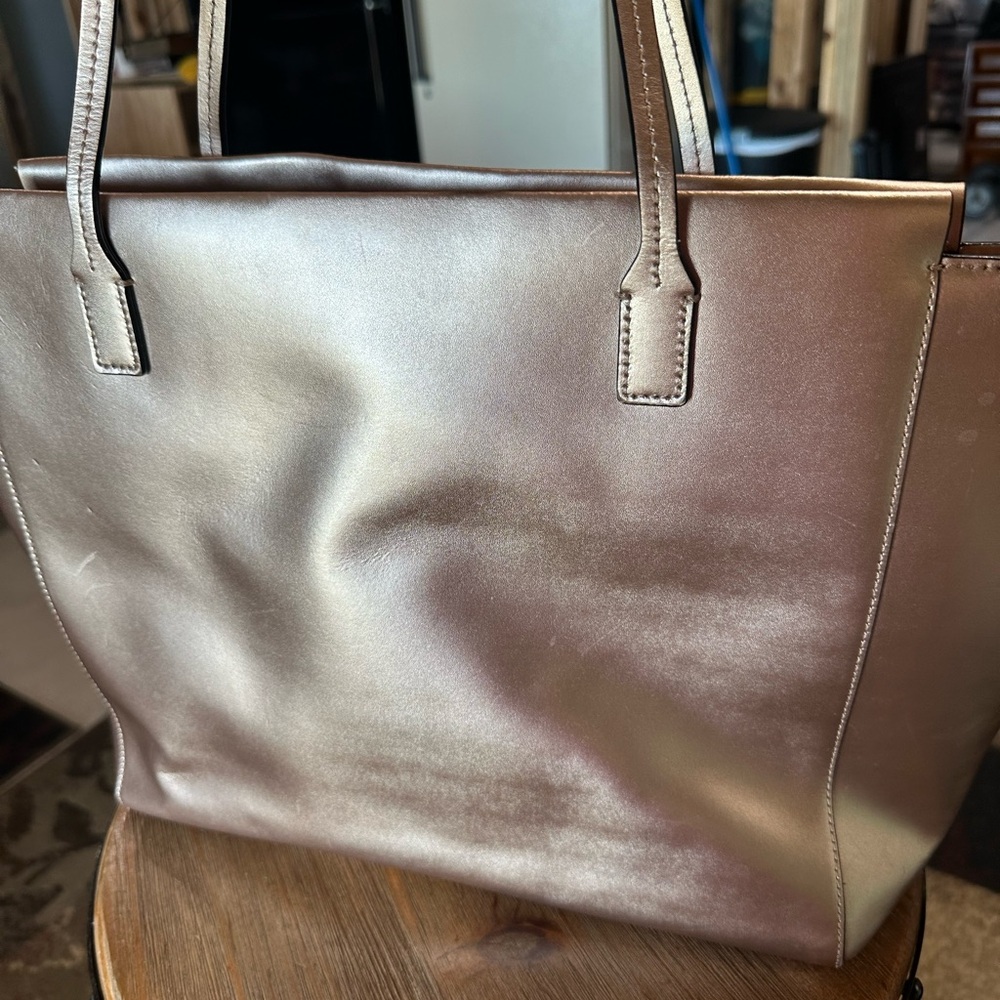 Kate Spade very large pink metallic tote - Picture 3 of 6